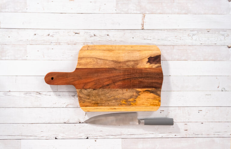 Cleaning wood cutting board