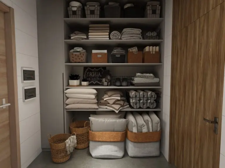 How to organize a small closet with lots of clothes