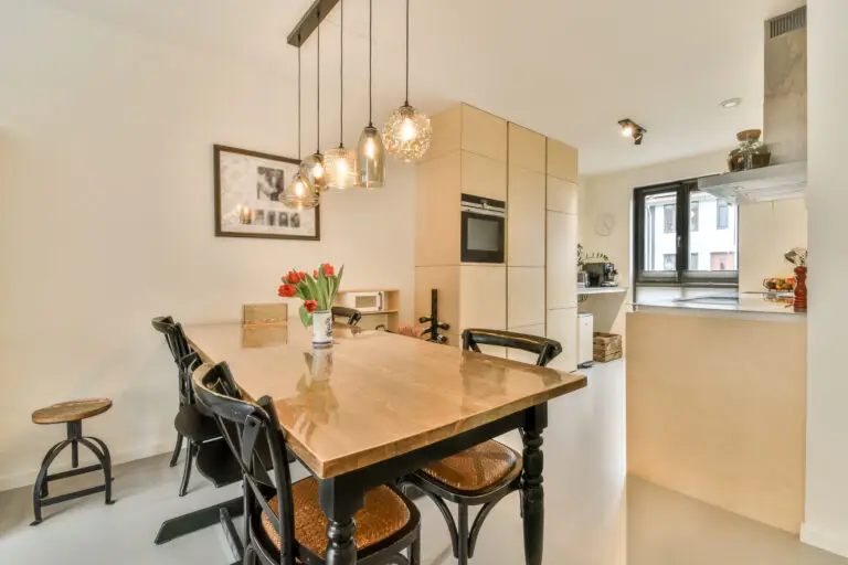 How to Organize a Small Living and Dining Room Together