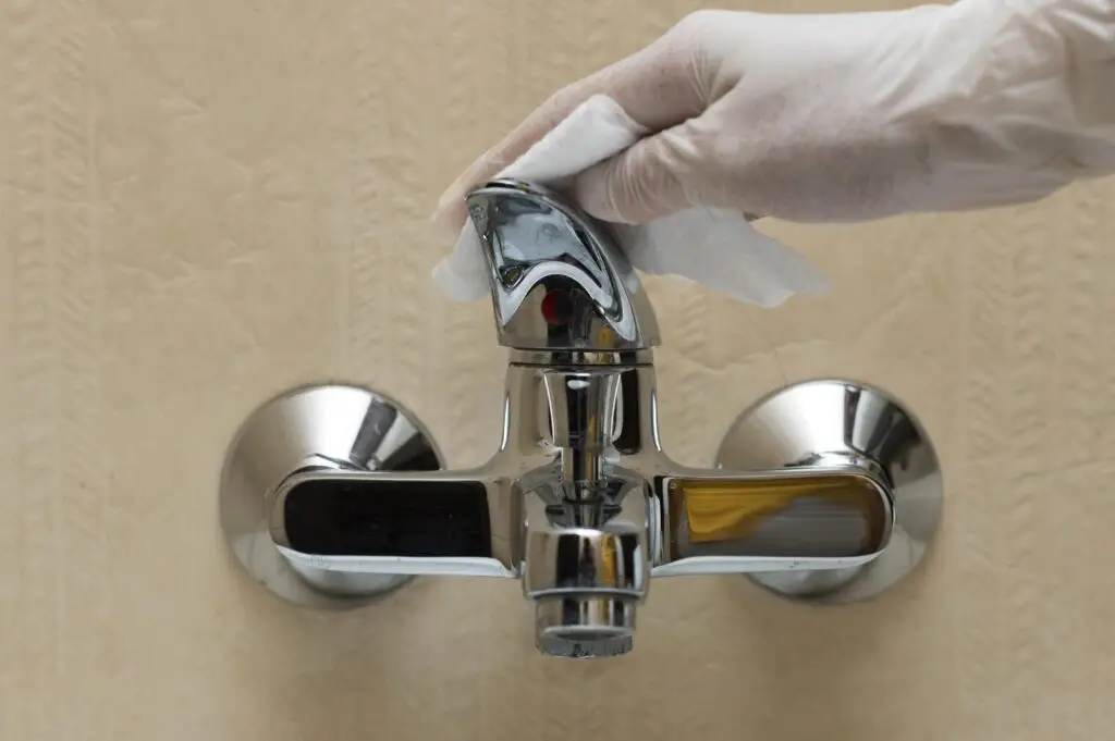 How to Keep Bathroom Fixtures Looking Polished?